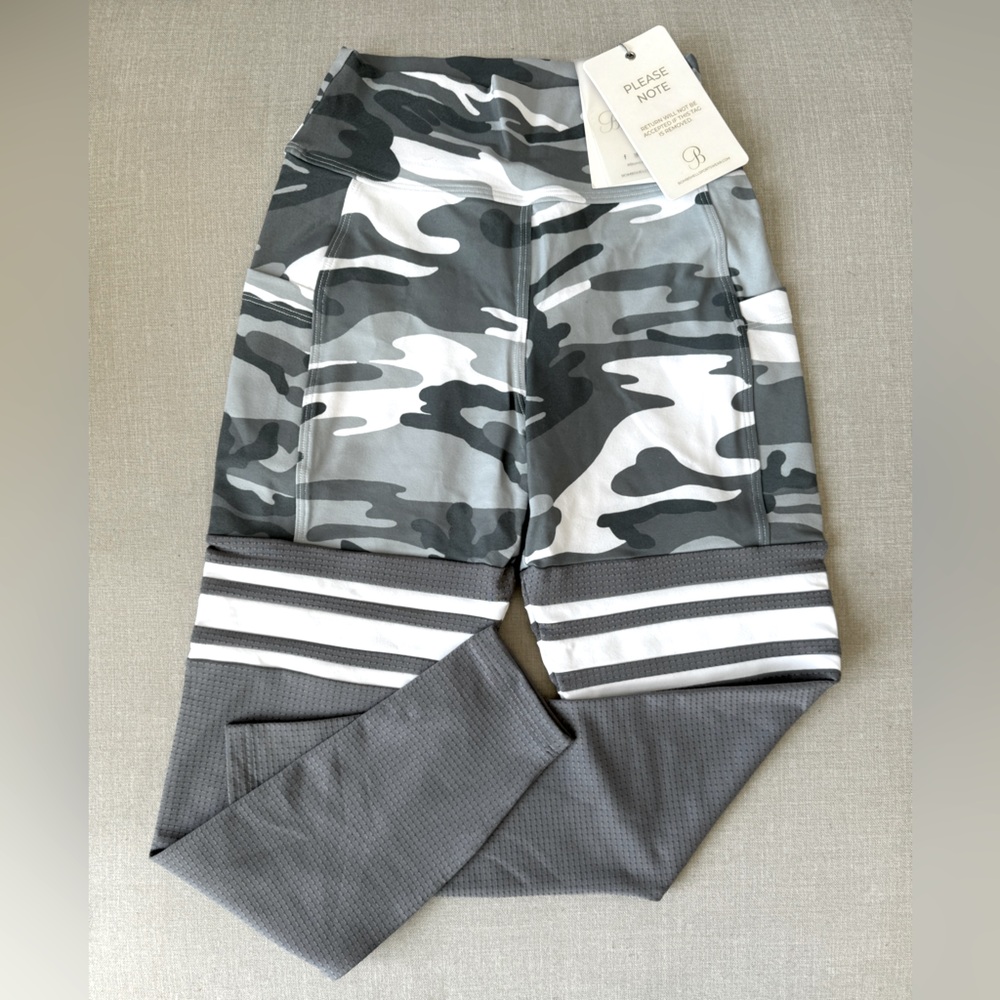 NWT Bombshell Sportswear Camo Print Leggings - Picture 5 of 11